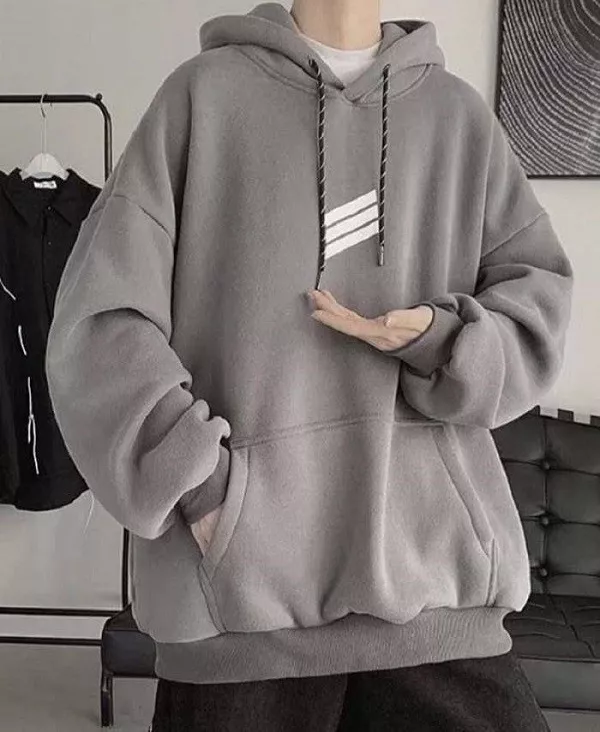 alt text: Áo hoodie màu đen có 3 sọc trắng