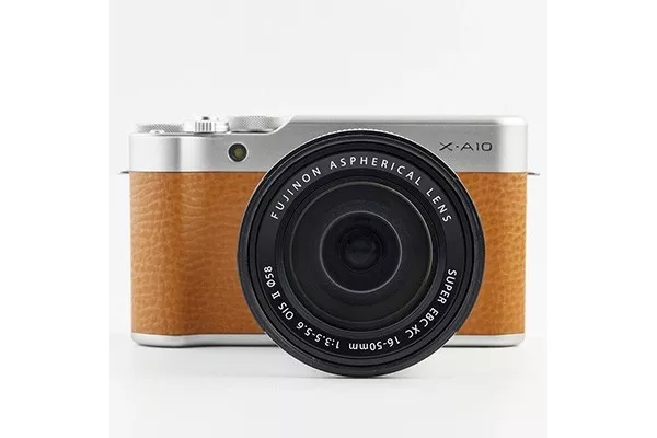 alt text: Cận cảnh các nút điều khiển của máy ảnh Fujifilm X-A10