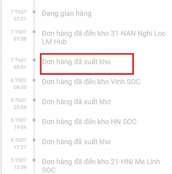 alt text: Hàng hóa được sắp xếp trong kho