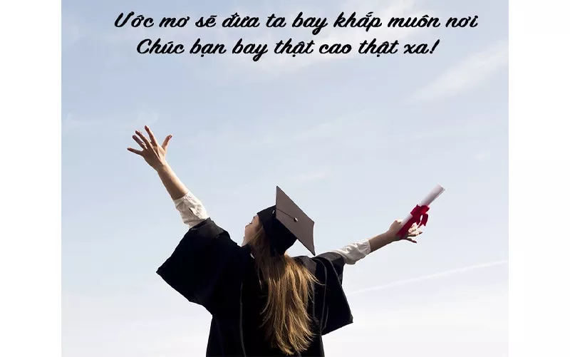 alt text: Hình ảnh bạn thân chúc mừng tốt nghiệp