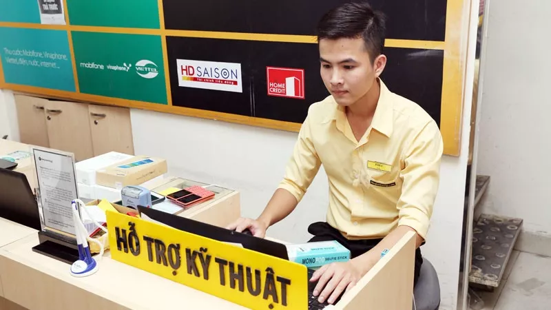 alt text: Hỗ trợ kỹ thuật khi mua laptop