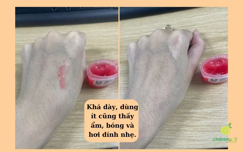 alt text: Kết cấu sáp mềm, màu hồng nhạt của Vaseline Lip Therapy Rosy Lips