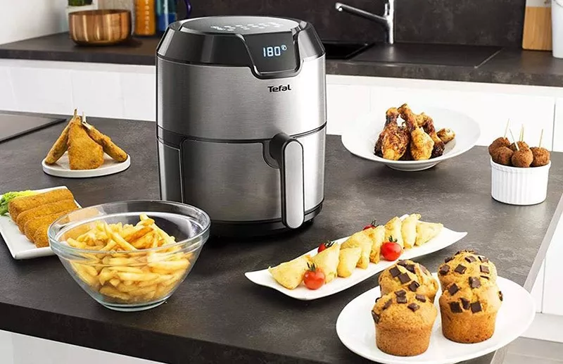 alt text: Thực phẩm chiên bằng nồi chiên không dầu Tefal EY401D15