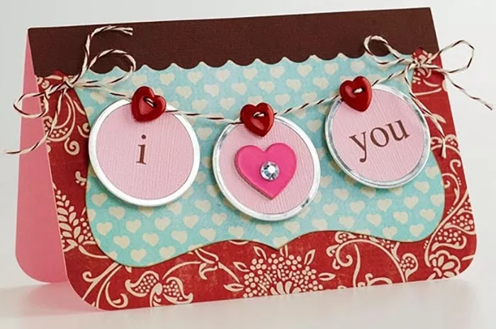 alt: Thiệp Valentine với hình ảnh hoa hồng đỏ