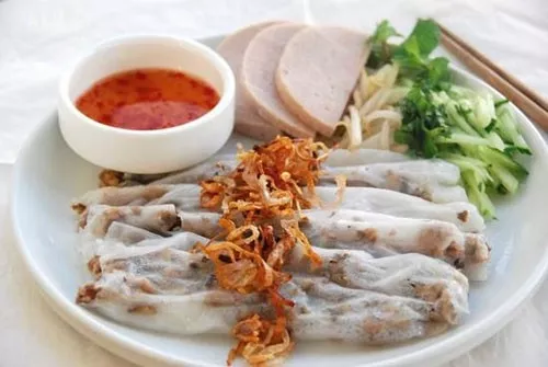 Bánh cuốn nóng hổi thơm ngon