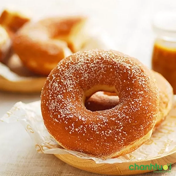 Bánh donut chiên vàng đều