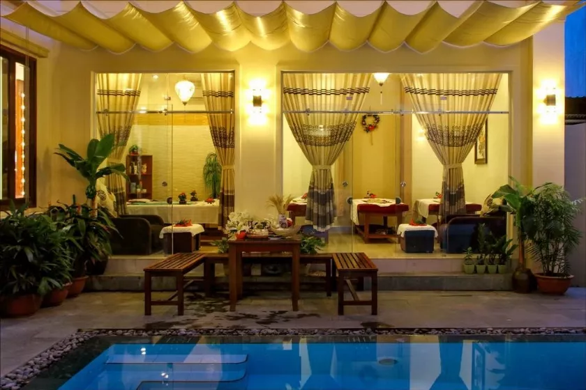 Bể bơi Kiman Hotel