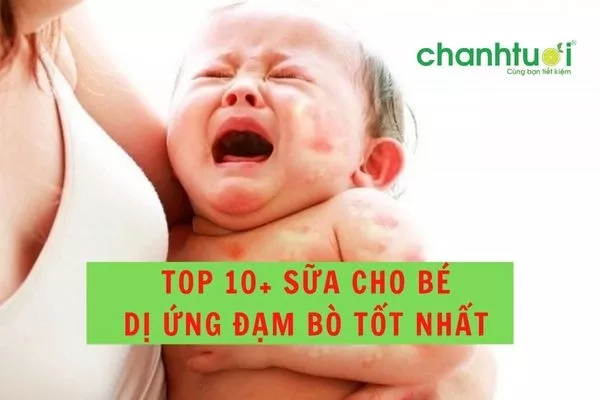 Bé bú bình sữa