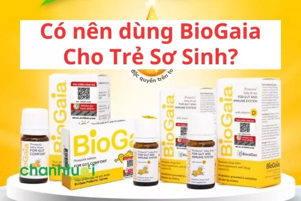 Bé đang được nhỏ men vi sinh