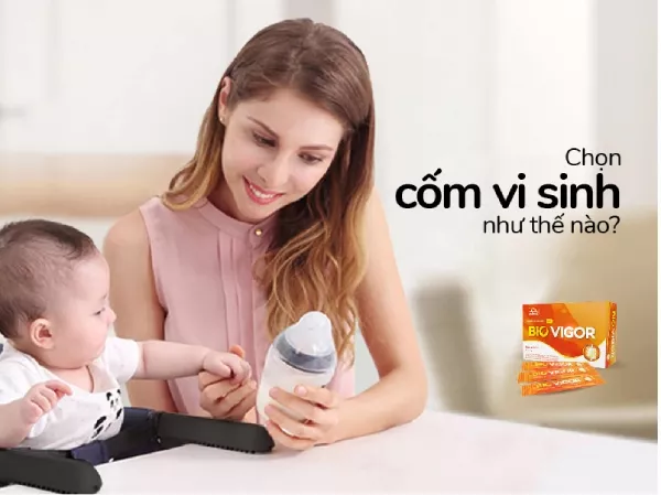 Bé uống cốm vi sinh