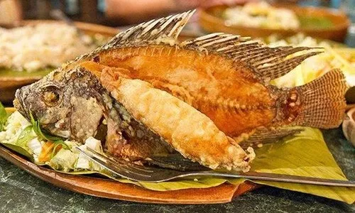 Cá rán bằng chảo chống dính