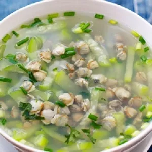 Canh hến nấu cà chua