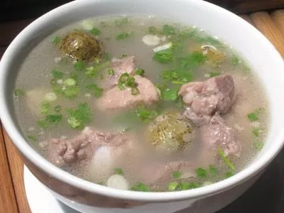 Canh sườn nấu sấu