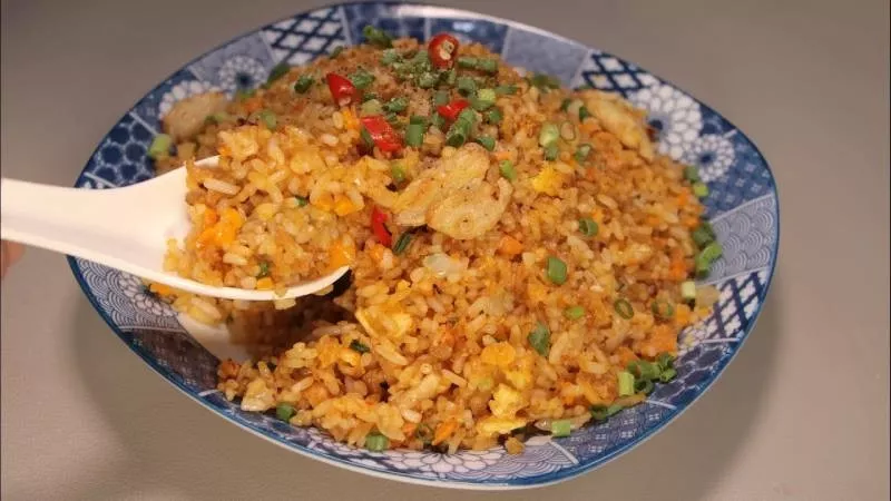 Cơm chiên trứng muối thơm ngon
