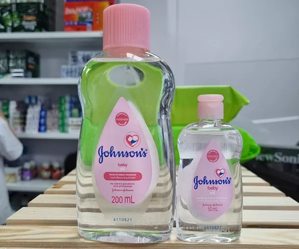 dầu massage cho bé Johnsons Baby Oil