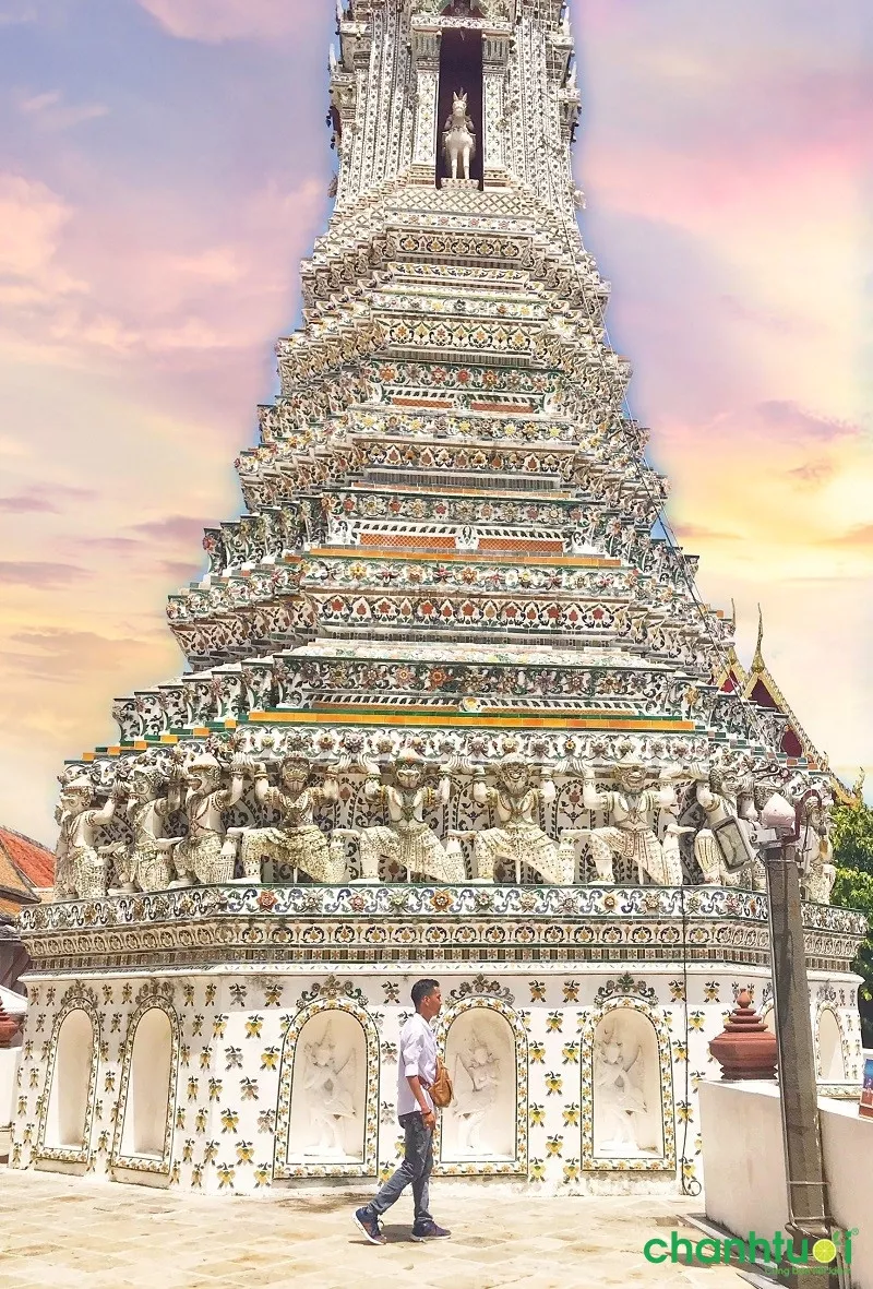 Du khách tại chùa Wat Arun