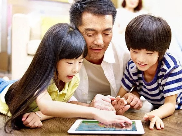 iPad cho bé học tiếng Anh