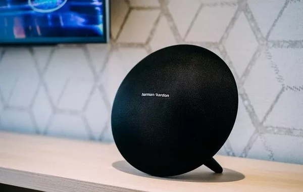 Loa Harman Kardon Onyx Studio 4