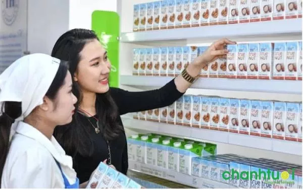 Sữa TH True Milk trên kệ siêu thị