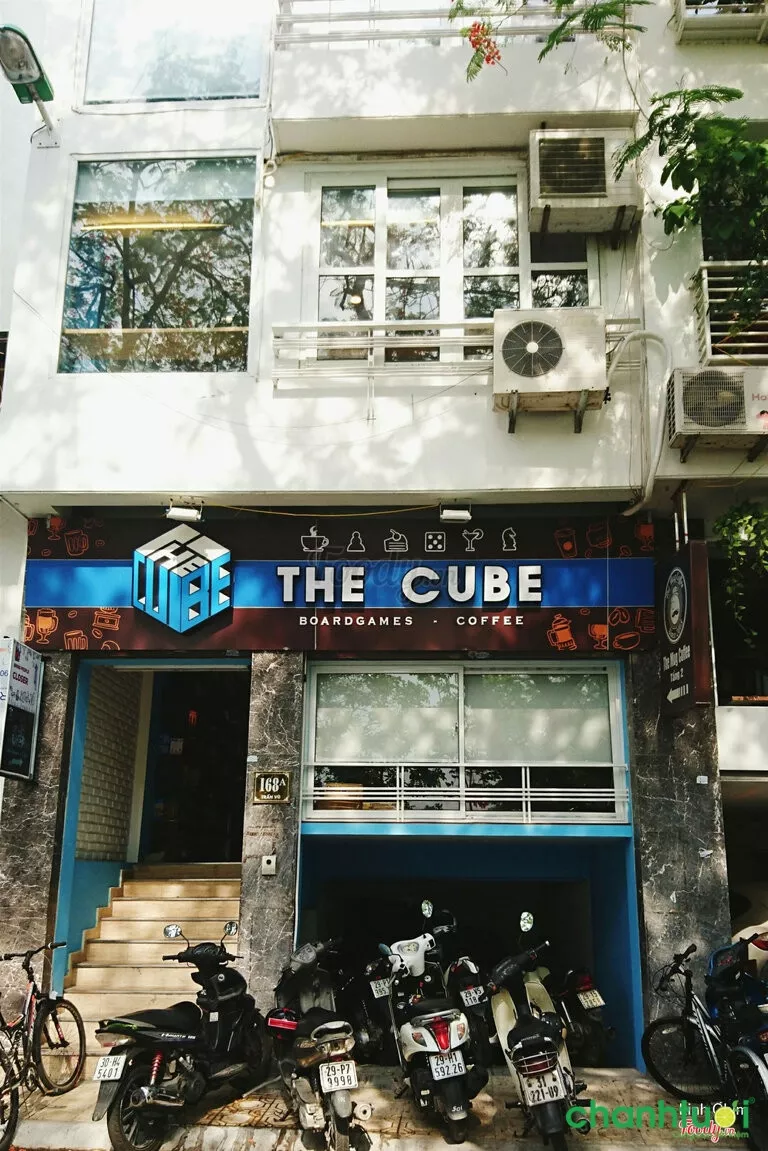 The Cube Café với view Hồ Tây