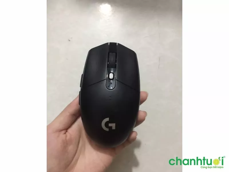 Thiết kế mặt trước chuột Logitech G304