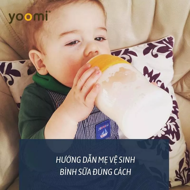 Vệ sinh bình sữa Yoomi