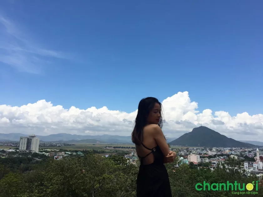 View Núi Chóp Chài từ Núi Nhạn