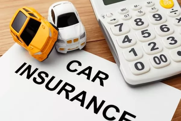 alt text: Công thức tính phí bảo hiểm thân vỏ