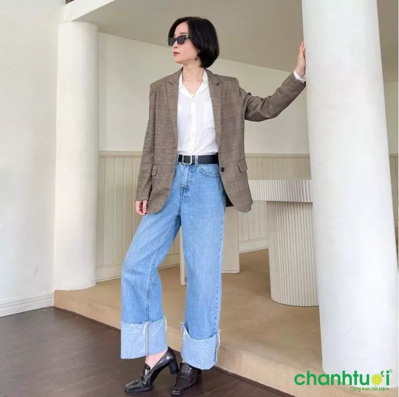 Áo sơ mi trắng và blazer
